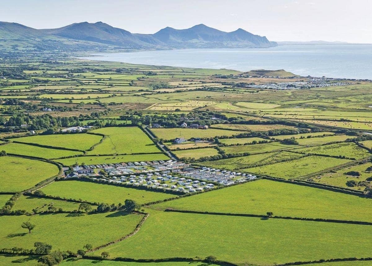 White Tower Holiday Park Llandwrog Εξωτερικό φωτογραφία